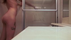Captura de 'Bathroom Sluts' nº 49