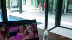 'Chloe Cooper in Summer Alone With Step Dad 2' screenshot nº 35