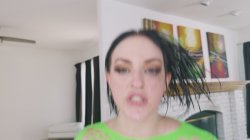 Captura de 'Lay It On Thick' nº 95