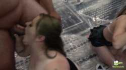 Captura de 'Laci Foxx Fluffing at Rebel Rhyder's EPIC Gangbang' nº 41