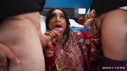 Captura de 'Wet Hot Indian Wedding' nº 125