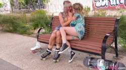 Captura de 'Audrey Quinn & Taylah Rose: Roller Skating' nº 39
