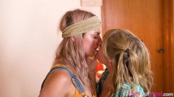 Captura de 'Audrey Quinn & Taylah Rose: Roller Skating' nº 46