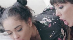 Captura de 'She Wants Us Both #3' nº 135