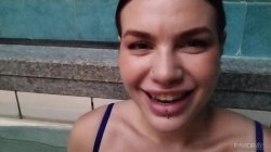 Captura de 'Fat Ass Redhead Freak Apra Shay Squirts After Spa Day' nº 23