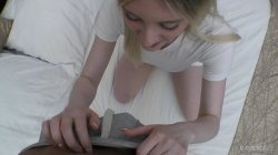 Captura de 'Tiny Melody Marks Tight Twat Makes Stepdad Cum Early' nº 26