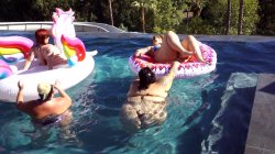 Captura de 'Plumper Pool Party' nº 10