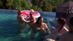 Captura de 'Plumper Pool Party' nº 18