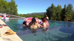Captura de 'Plumper Pool Party' nº 28