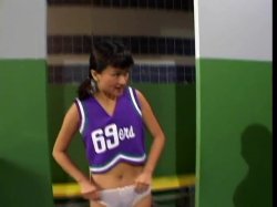 Captura de 'Itty Bitty Titty Cheerleaders vs The Big Boob Squad' nº 49