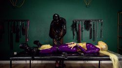 Captura de 'Rubber Makes Lizanne Comes Hard in Rubber' nº 12