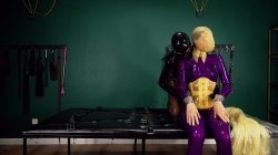 Captura de 'Rubber Makes Lizanne Comes Hard in Rubber' nº 2