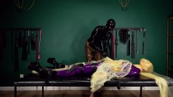 Captura de 'Rubber Makes Lizanne Comes Hard in Rubber' nº 29