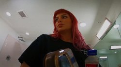 Captura de 'Lobby Season 4 Episode 5: Facial, The' nº 3