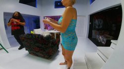 Captura de 'Lobby Season 4 Episode 5: Facial, The' nº 53