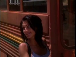 Captura de 'Small Town Girl' nº 6