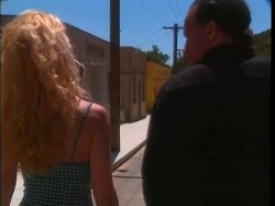 Captura de 'Small Town Girl' nº 7