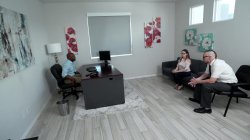 Captura de 'Busty Girlfriend Jackie Hoff Gets Cuckold From Big Dicked Boss' nº 6