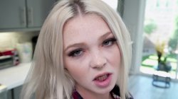 Captura de 'Petite Wife Kay Carter In Cuckold With Brother Hygenic' nº 17