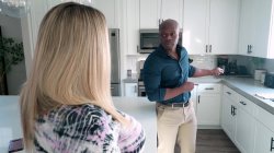Captura de 'Big Tits Wife Hot Ass Hollywood Cuckolds With Big Dick Neighbor' nº 6