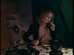 Captura de 'New Wave Hookers 2' nº 33