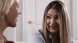 Captura de 'Lesbian Adventures: Older Women Younger Girls Vol. 15' nº 41