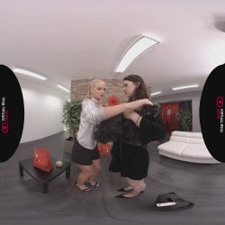 '12 Girls of Christmas: Red Team' screenshot nº 4