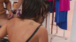 Captura de 'Kit & Kat Join The Group' nº 86