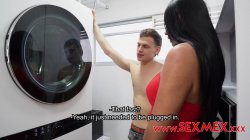 'My Horny Neighbor Needs Some Help' screenshot nº 13
