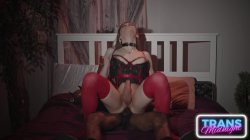 Captura de 'Lingerie Trans Kammy Sutra Takes BBC And Facial' nº 56