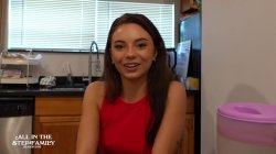 Captura de 'Dirty Little Step-Daughter Gets Big Dick Housewarming Gift' nº 18
