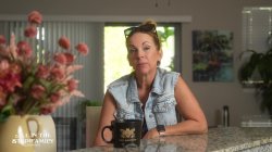 Captura de 'Dirty Little Step-Daughter Gets Big Dick Housewarming Gift' nº 4