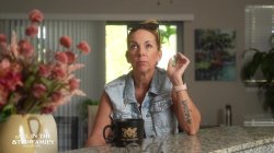 Captura de 'Dirty Little Step-Daughter Gets Big Dick Housewarming Gift' nº 9