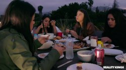 Captura de 'We Live Together Season 1' nº 92