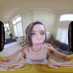 'Dharma Does Her First VR and Cums Over and Over' screenshot nº 16