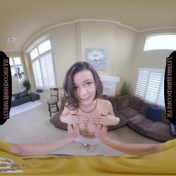 'Dharma Does Her First VR and Cums Over and Over' screenshot nº 18