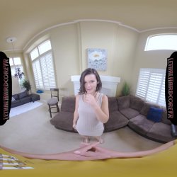 'Dharma Does Her First VR and Cums Over and Over' screenshot nº 2
