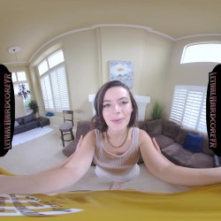 'Dharma Does Her First VR and Cums Over and Over' screenshot nº 5
