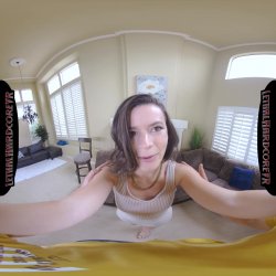 'Dharma Does Her First VR and Cums Over and Over' screenshot nº 6