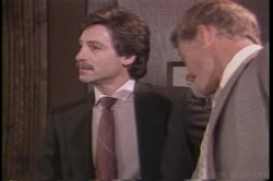 Captura de 'Strictly Business' nº 102