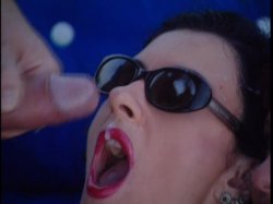 'Rich Bitch' screenshot nº 46