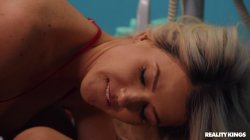 'Moms Lick Teens Vol. 28' screenshot nº 17