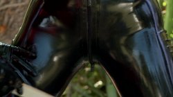 Captura de 'Lucy Loves Latex Lesbians' nº 101