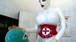 Captura de 'Lucy Loves Latex Lesbians' nº 20
