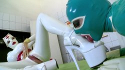 Captura de 'Lucy Loves Latex Lesbians' nº 21