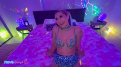 Captura de 'Dahlia Noire Leaves the Rave Behind for a Reckless Night of Neon Lust!' nº 14