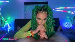 Captura de 'Neon Rave Tease As Armani Black Steals A Wild Backstage Moment!' nº 51