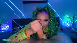 Captura de 'Neon Rave Tease As Armani Black Steals A Wild Backstage Moment!' nº 46