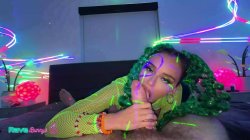 Captura de 'Neon Rave Tease As Armani Black Steals A Wild Backstage Moment!' nº 48