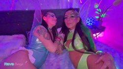 'Sasha Tatcha And Tiny Rhea Turn A Neon Afterparty Into Total Chaos!' screenshot nº 8